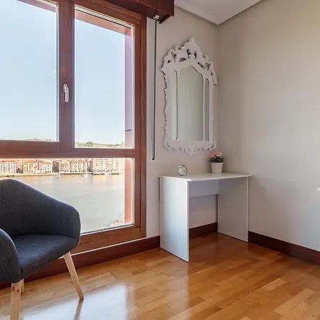 Amplio Y Luminoso Sobre La Ría De Apartamento Baracaldo